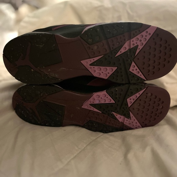 Jordan 7 Retro
Mulberry (GS) - Picture 6 of 12